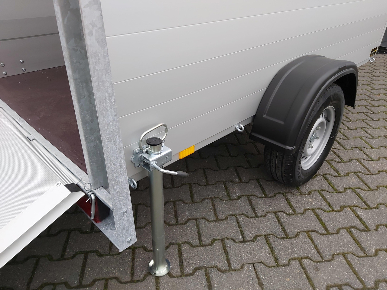 ALUBOXX Deckelanhänger GTB 1200 VT3 251x126x153cm Heckrampe (S) 1200kg Winter Aktion - Reboque furgão: foto 5 ALUBOXX Deckelanhänger GTB 1200 VT3 251x126x153cm Heckrampe (S) 1200kg Winter Aktion - Reboque furgão: foto 5