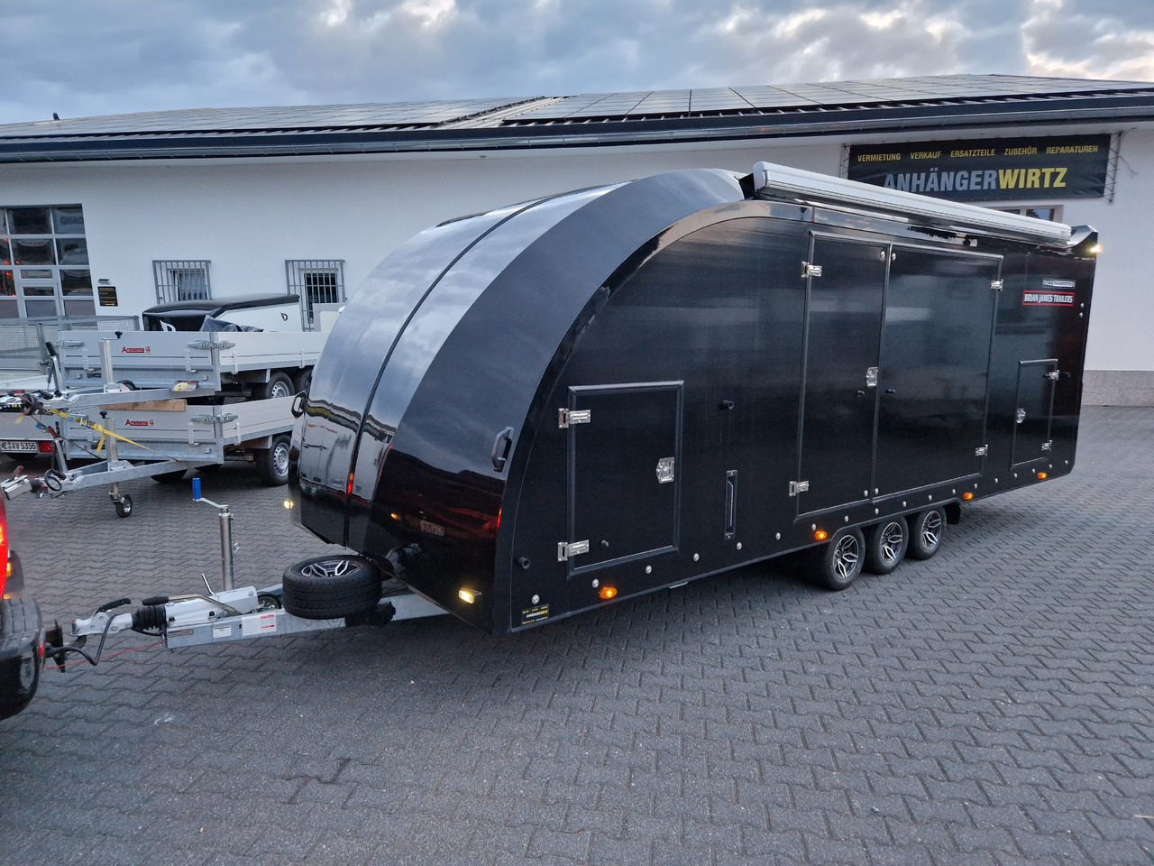 Locação de  BJT Race Transporter 6 396-3040 600x235x189cm black Markise re/li Motorsport Automotiv Tridem 3500kg BJT Race Transporter 6 396-3040 600x235x189cm black Markise re/li Motorsport Automotiv Tridem 3500kg: foto 9