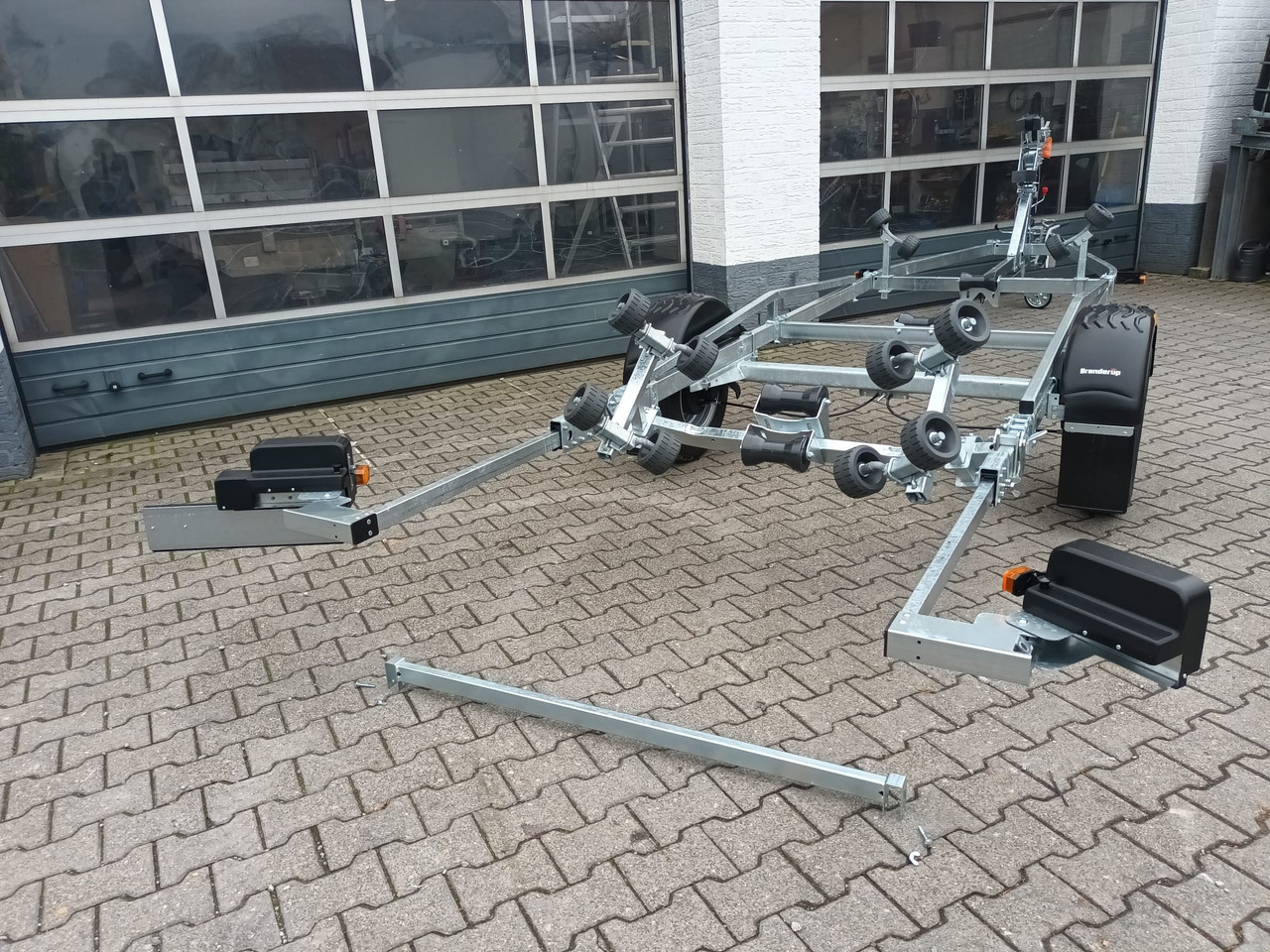 Brenderup Bootstrailer Premium 201500B SR X LED Superrollen 1500kg - Reboque para barco: foto 5 Brenderup Bootstrailer Premium 201500B SR X LED Superrollen 1500kg - Reboque para barco: foto 5