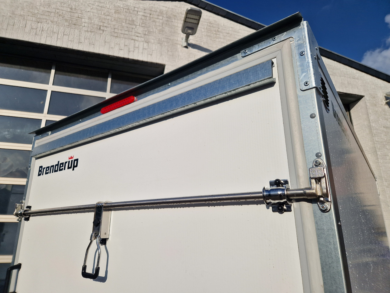 Reboque furgão Brenderup Cargo Dynamic CD260 B R 260x153x150cm niedrig Heckrampe Wabenwände (S) 1300kg: foto 12