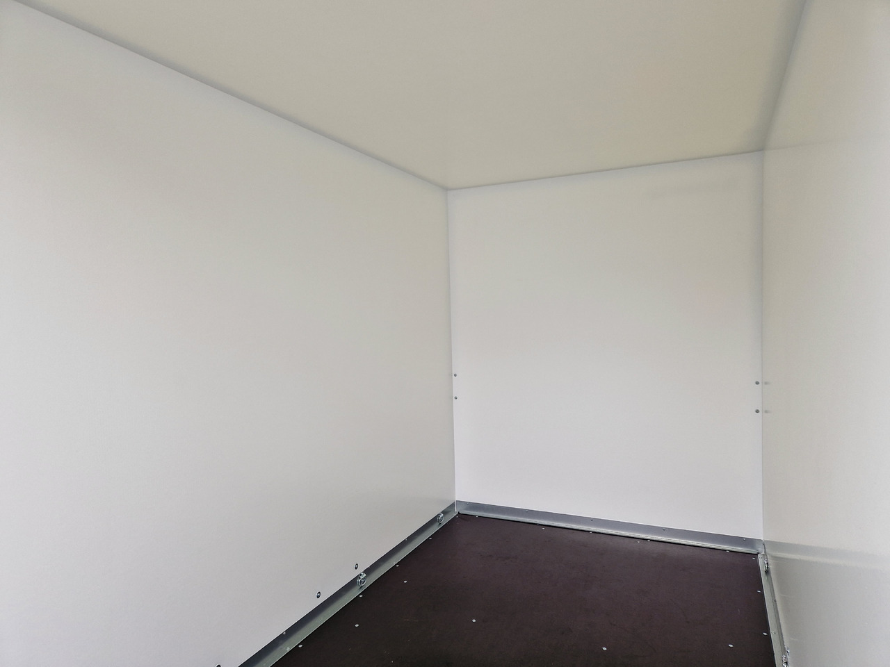 Reboque furgão Brenderup Cargo Dynamic CD300 TB R 300x150x185cm Heckrampe Wabenwände (M) 2000kg: foto 9 Reboque furgão Brenderup Cargo Dynamic CD300 TB R 300x150x185cm Heckrampe Wabenwände (M) 2000kg: foto 9