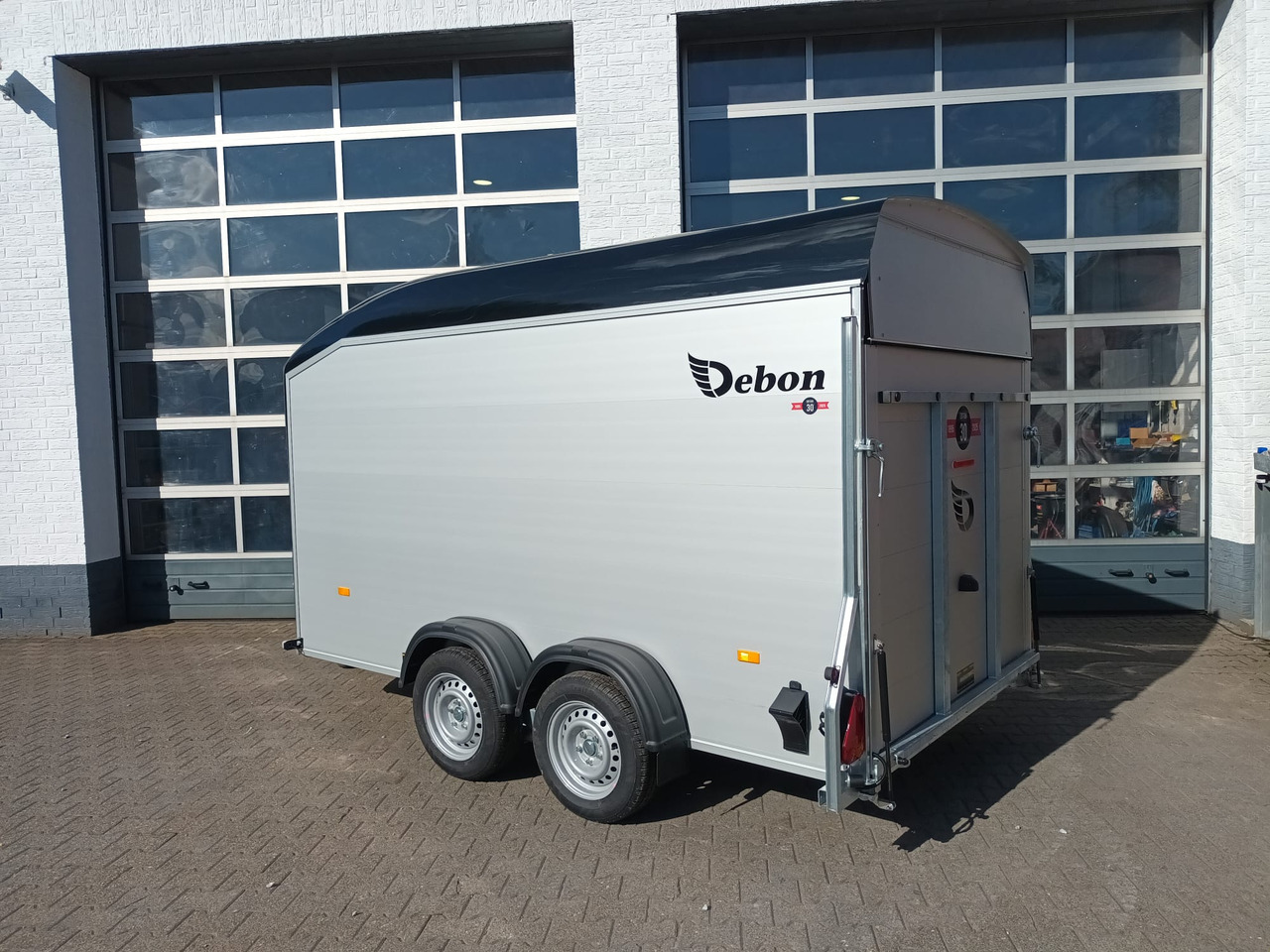 Cargo Roadster 700 375x180x200cm Alu Poly black Pullman 100km/H 2600kg Modell 2025 - Reboque para carros: foto 5 Cargo Roadster 700 375x180x200cm Alu Poly black Pullman 100km/H 2600kg Modell 2025 - Reboque para carros: foto 5