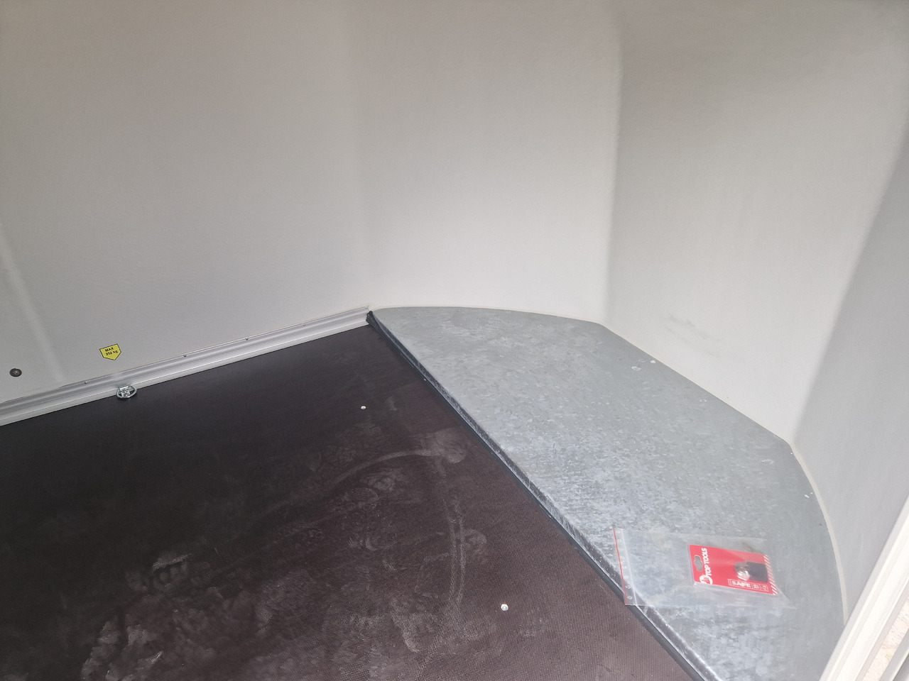 Debon Cargo 1300 300x152x168cm irongrey Seitentür 1300kg Pullman 100km/H - Reboque furgão: foto 5 Debon Cargo 1300 300x152x168cm irongrey Seitentür 1300kg Pullman 100km/H - Reboque furgão: foto 5