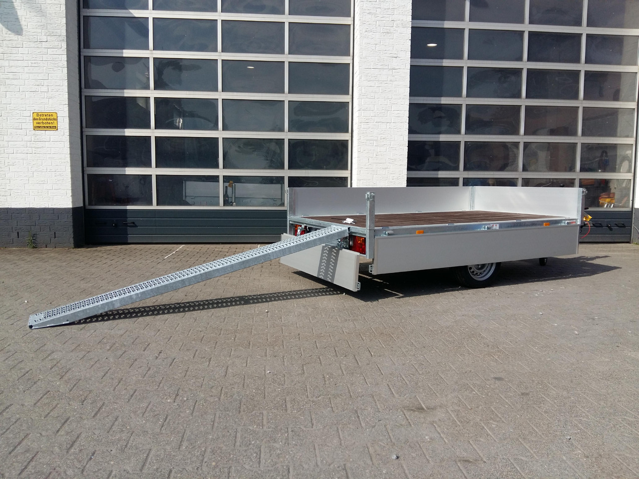 EDUARD Multi 260x150x30cm Lfh: 56cm 10" niedrig Fahrwerk Rampen (S) 1500kg - Reboque para carros: foto 1 EDUARD Multi 260x150x30cm Lfh: 56cm 10" niedrig Fahrwerk Rampen (S) 1500kg - Reboque para carros: foto 1