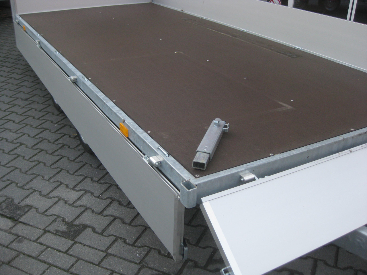 Reboque plataforma/ Caixa aberta Hochlader 406x180x30cm Lfh:63cm 13" niedrig Fahrwerk (XL) 2700kg order Aktion: foto 7