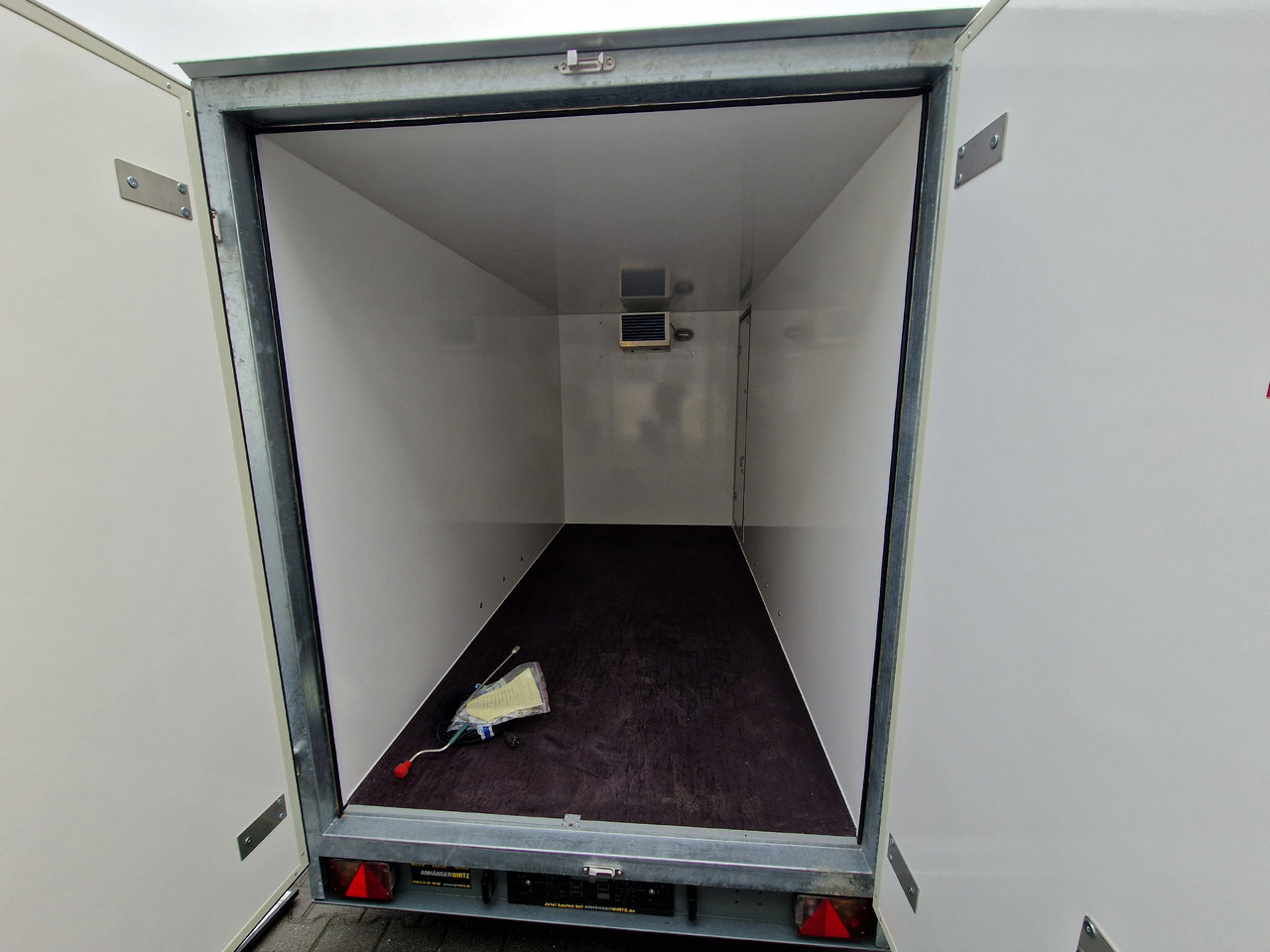 Reboque frigorífico Kargo CoolBoxx FK2736HT 355x162x198cm Seitentür 230V +Kühler Govi Arktik 2000 100km/H 2700kg: foto 10