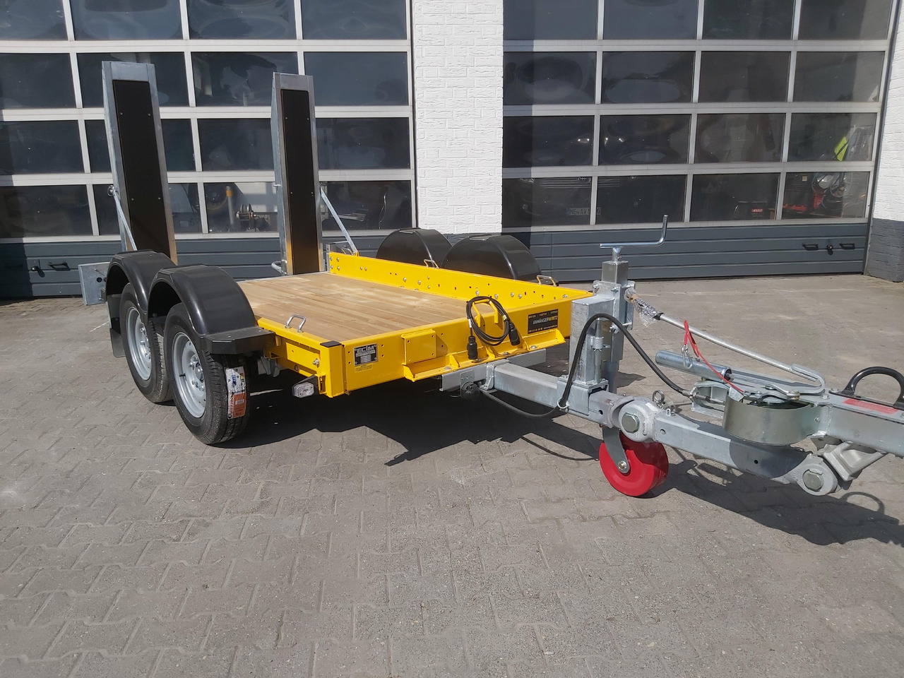 Reboque porta máquinas Maschinentransporter BUILDER HVD 2500 250x139x16cm Rampen höhenverstellbare Deichsel (S) 2500kg Nato: foto 7