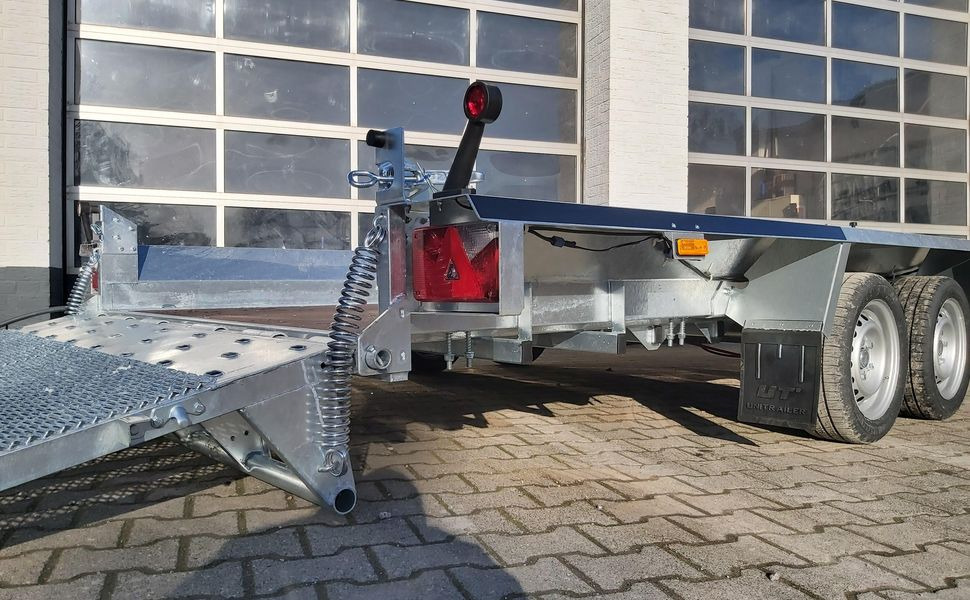 Maschinentransporter BUILDER M 3500 300x152x30cm Auffahrklappe Ablage (M) 3500kg Winter Aktion - Reboque porta máquinas: foto 1 Maschinentransporter BUILDER M 3500 300x152x30cm Auffahrklappe Ablage (M) 3500kg Winter Aktion - Reboque porta máquinas: foto 1