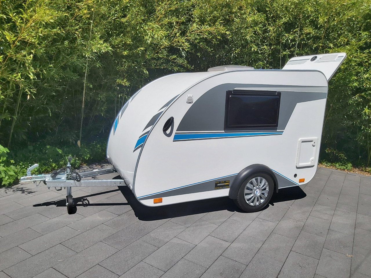 Mini Camper Mini Tommy TMC25 Basic V1 252x140x121cm Küche 100km/H 750kg ohne Bremse Winter Aktion - Caravana: foto 2 Mini Camper Mini Tommy TMC25 Basic V1 252x140x121cm Küche 100km/H 750kg ohne Bremse Winter Aktion - Caravana: foto 2