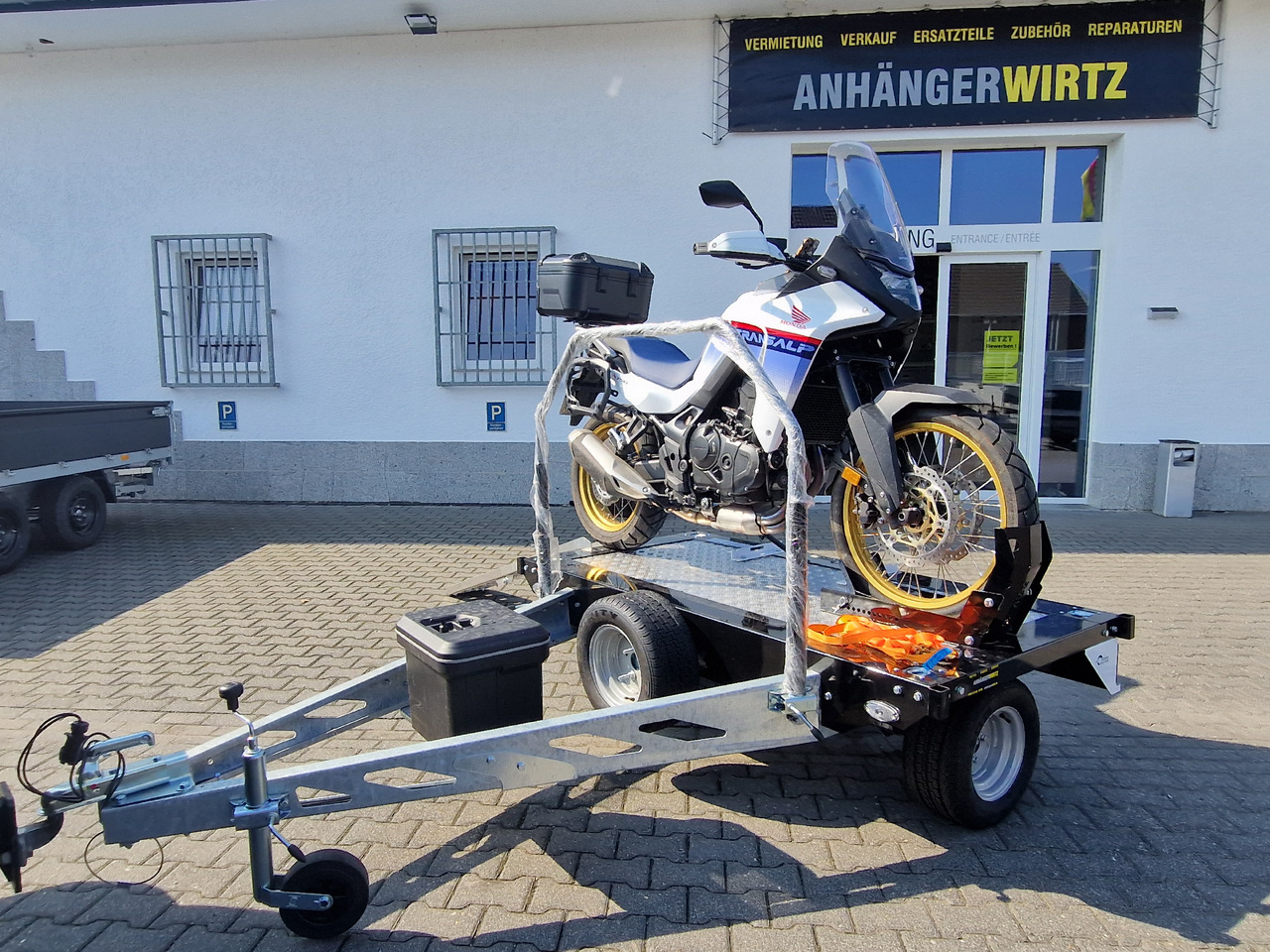 Motorradanhänger Motocamp 1 750 quer 200x107cm Motorrad Roller Fahrrad black 750kg - Reboque para moto: foto 1 Motorradanhänger Motocamp 1 750 quer 200x107cm Motorrad Roller Fahrrad black 750kg - Reboque para moto: foto 1