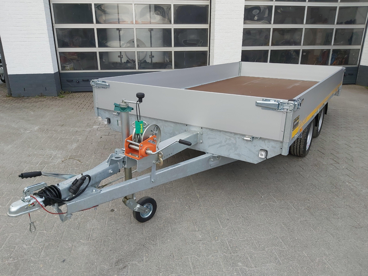 Multi Transporter 406x200x30cm Rampen Winde 13" niedrig Fahrwerk (XL) 3500kg Online Aktion - Reboque porta máquinas: foto 2 Multi Transporter 406x200x30cm Rampen Winde 13" niedrig Fahrwerk (XL) 3500kg Online Aktion - Reboque porta máquinas: foto 2