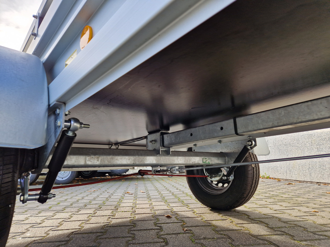 PKW Anhänger Koch Aluline B1000 205x105x40cm (XS) 1000kg 100 km/H Januar Aktion - Reboque para carros: foto 4 PKW Anhänger Koch Aluline B1000 205x105x40cm (XS) 1000kg 100 km/H Januar Aktion - Reboque para carros: foto 4