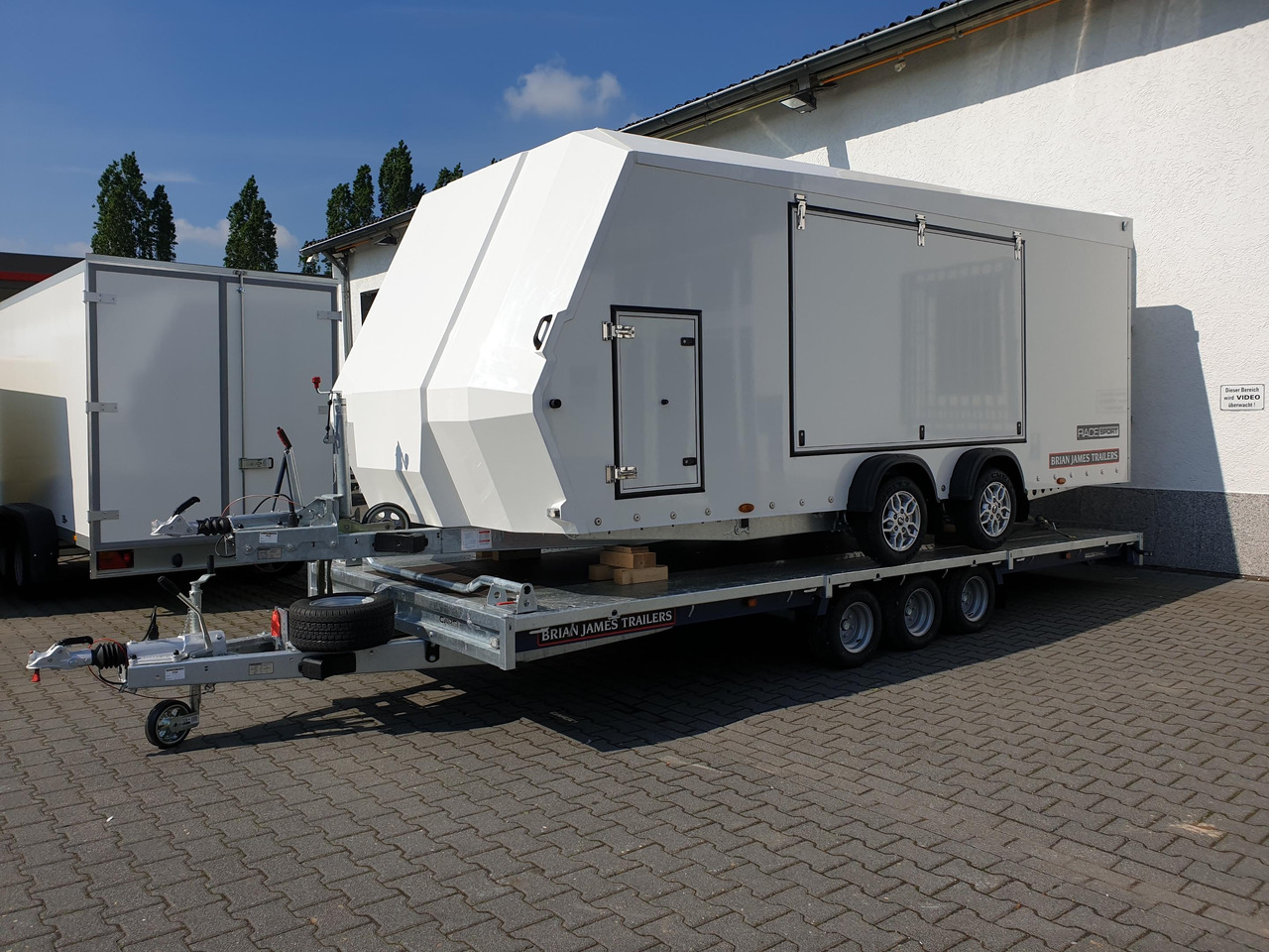 Race Sport Transporter 500x200x175cm Alufelgen silver 4x12" 3000kg Abverkauf - Reboque furgão: foto 3 Race Sport Transporter 500x200x175cm Alufelgen silver 4x12" 3000kg Abverkauf - Reboque furgão: foto 3