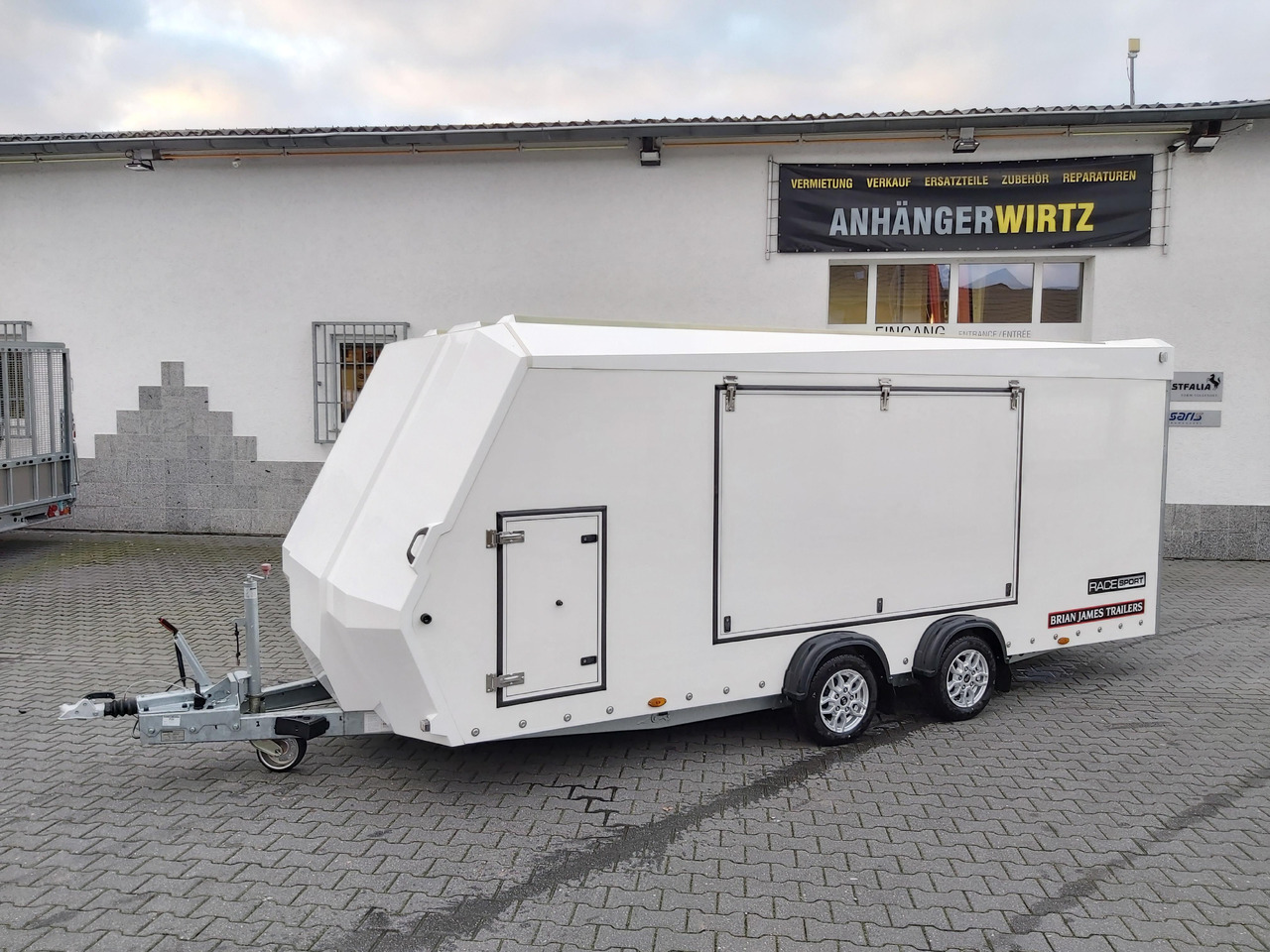 Race Sport Transporter 500x200x175cm Alufelgen silver 4x12" 3000kg Abverkauf - Reboque furgão: foto 1 Race Sport Transporter 500x200x175cm Alufelgen silver 4x12" 3000kg Abverkauf - Reboque furgão: foto 1