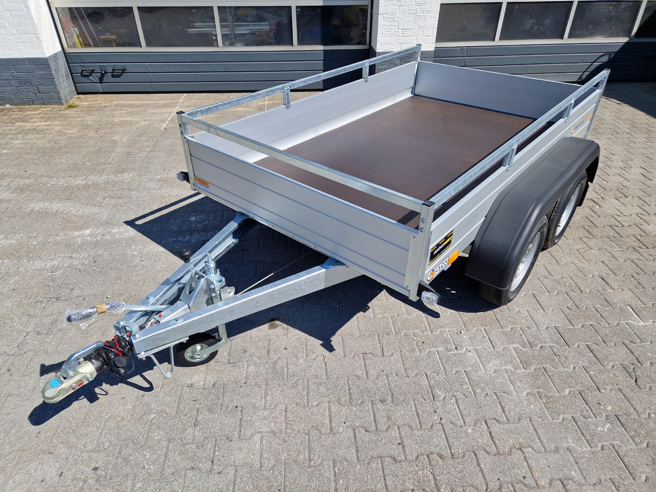 Saris Anhänger DW2000 McAlu Pro 255x153x43cm 2000kg kurz und breit - Reboque plataforma/ Caixa aberta: foto 2 Saris Anhänger DW2000 McAlu Pro 255x153x43cm 2000kg kurz und breit - Reboque plataforma/ Caixa aberta: foto 2