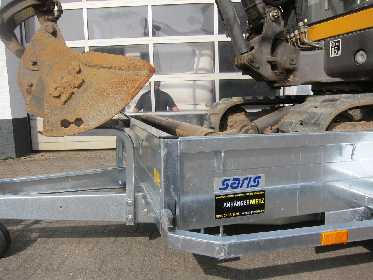 Saris Baggeranhänger Magnum Explorer 3000 V Rampen verschiebbar 3000kg Online Aktion - Reboque porta máquinas: foto 2 Saris Baggeranhänger Magnum Explorer 3000 V Rampen verschiebbar 3000kg Online Aktion - Reboque porta máquinas: foto 2