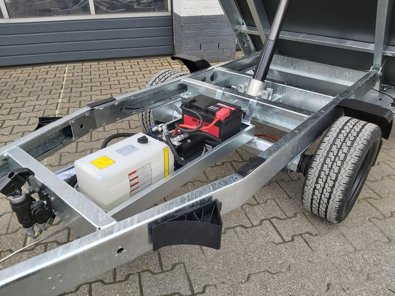 Saris Kipper K1 256 150 1500 1 E 256x150x30cm black Edition Elektro & Notpumpe 13" (S) 1500kg - Reboque basculante: foto 2 Saris Kipper K1 256 150 1500 1 E 256x150x30cm black Edition Elektro & Notpumpe 13" (S) 1500kg - Reboque basculante: foto 2