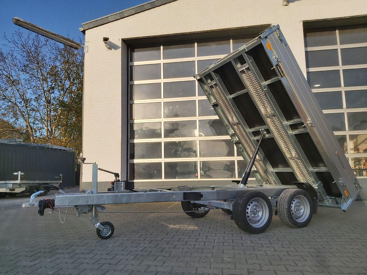 Saris Kipper K1 276 170 2000 2 276x170x30cm Alu Auffahrrampen Heckstützen Handpumpe 13" 2000kg - Reboque basculante: foto 2 Saris Kipper K1 276 170 2000 2 276x170x30cm Alu Auffahrrampen Heckstützen Handpumpe 13" 2000kg - Reboque basculante: foto 2