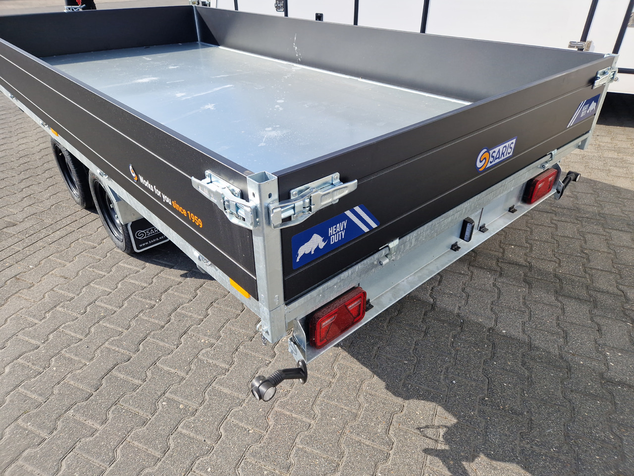 Saris Kipper K3 406 204 3500 2 HD E 406x204x35cm black Alu Auffahrrampen Stützen LED 3500kg - Reboque basculante: foto 5 Saris Kipper K3 406 204 3500 2 HD E 406x204x35cm black Alu Auffahrrampen Stützen LED 3500kg - Reboque basculante: foto 5