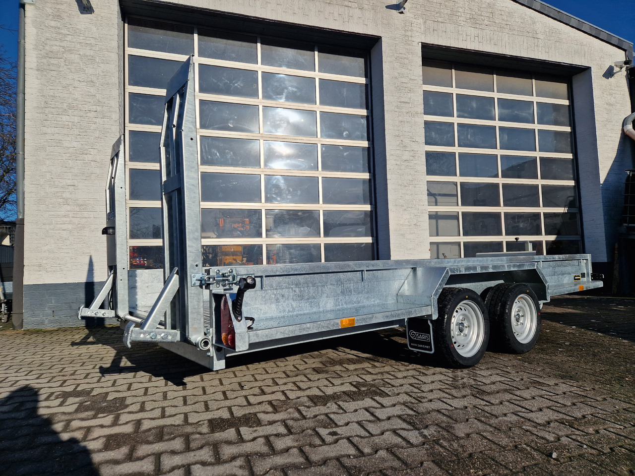 Saris Magnum MAXX 3500 406x182x30cm force one Rampen Schaufelablage 100km/H 3500kg Januar Aktion - Reboque porta máquinas: foto 3 Saris Magnum MAXX 3500 406x182x30cm force one Rampen Schaufelablage 100km/H 3500kg Januar Aktion - Reboque porta máquinas: foto 3