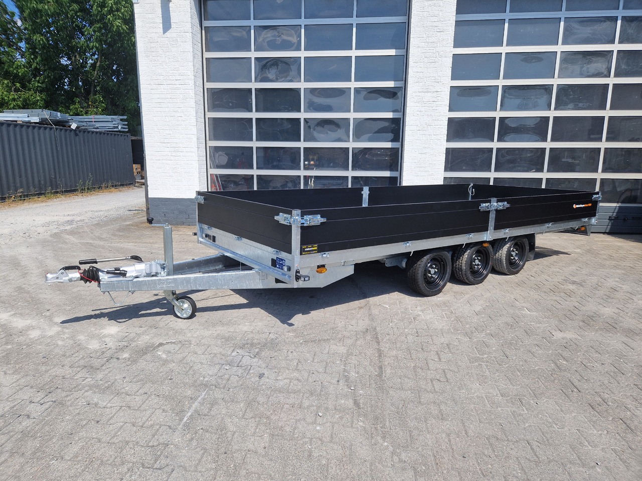 Saris PL HD 506 204 3500 3 506x204x35cm heavy duty black LED Licht Tridem (XXL) 3500kg - Reboque plataforma/ Caixa aberta: foto 1 Saris PL HD 506 204 3500 3 506x204x35cm heavy duty black LED Licht Tridem (XXL) 3500kg - Reboque plataforma/ Caixa aberta: foto 1