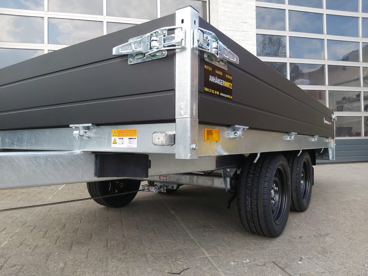 Saris PL306 170 2700 2 306x170x30cm black Edition 13" (M) 2700kg - Reboque plataforma/ Caixa aberta: foto 3 Saris PL306 170 2700 2 306x170x30cm black Edition 13" (M) 2700kg - Reboque plataforma/ Caixa aberta: foto 3