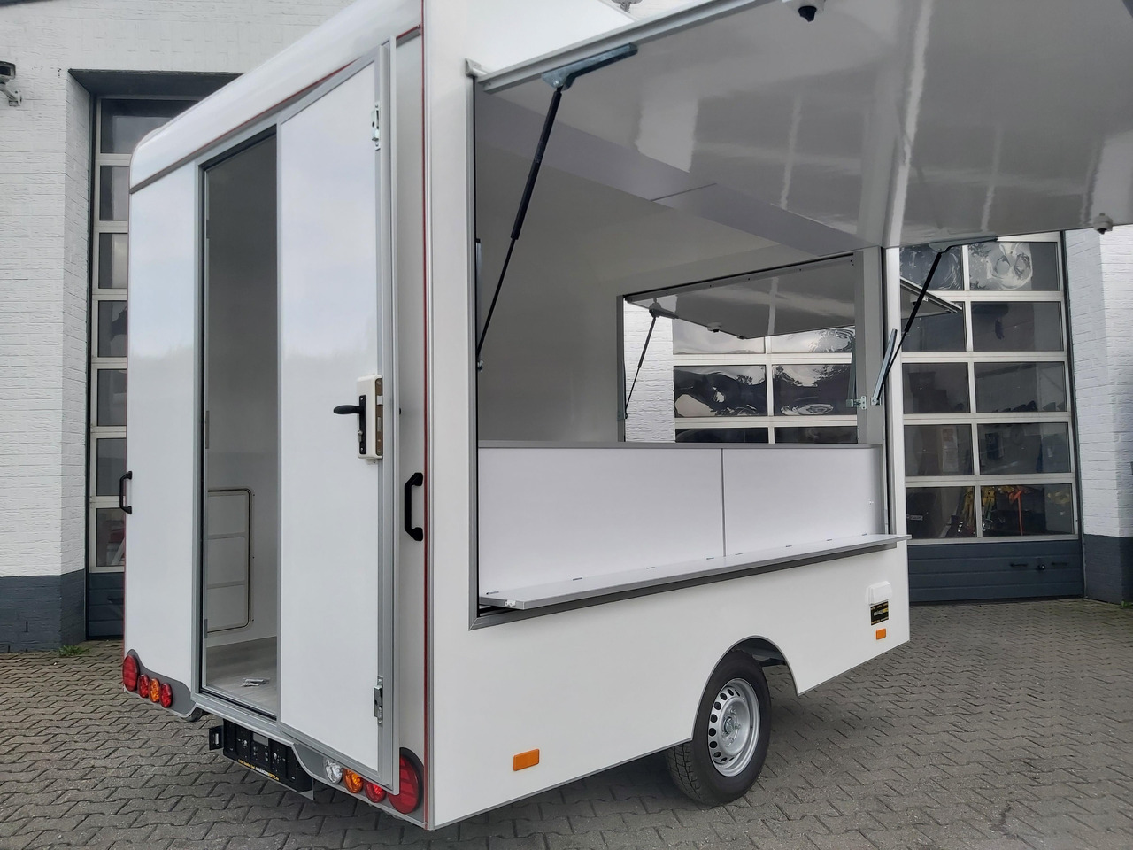 Roulote bar Verkaufsanhänger VK 302 200 aero retro 300cm 2 Verkaufsklappen Multi Theke 230V PVC Boden (M) 1300kg: foto 9