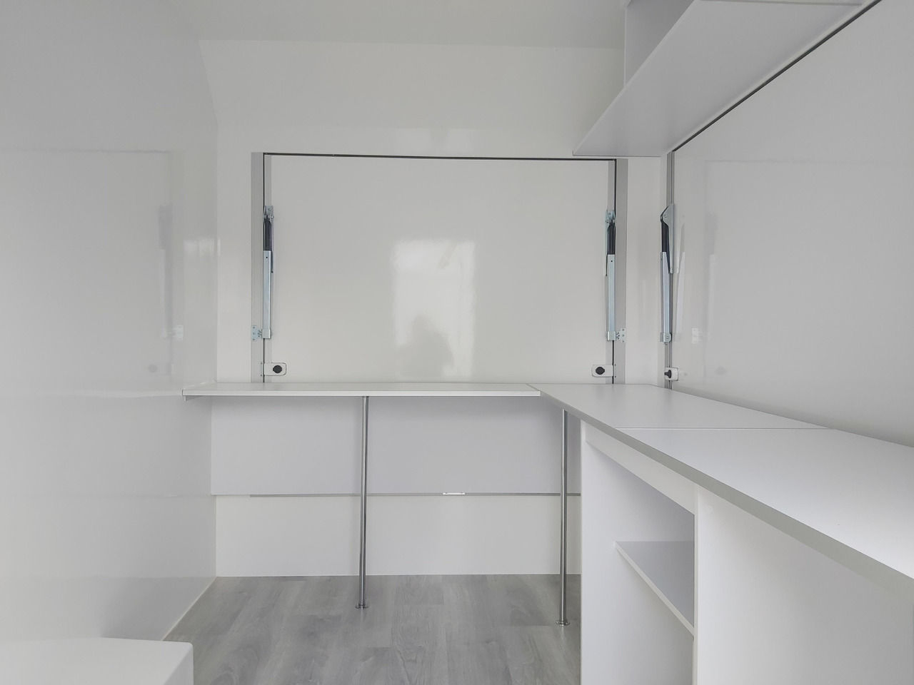 Verkaufsanhänger VK 302 200 aero retro 300cm 2 Verkaufsklappen Multi Theke 230V PVC Boden (M) 1300kg - Roulote bar: foto 5 Verkaufsanhänger VK 302 200 aero retro 300cm 2 Verkaufsklappen Multi Theke 230V PVC Boden (M) 1300kg - Roulote bar: foto 5