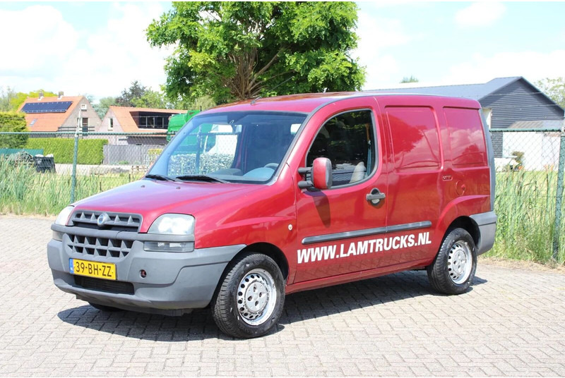 Fiat Doblò Cargo 1.9 JTD SCHUIFDEUR - Furgão: foto 1 Fiat Doblò Cargo 1.9 JTD SCHUIFDEUR - Furgão: foto 1