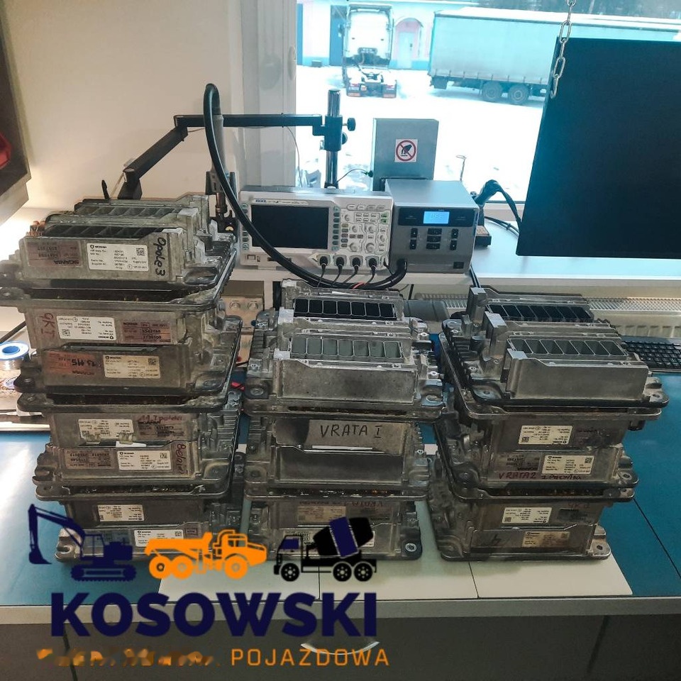 DOOSAN DX300 - Centralina electrónica de Escavadora de rastos: foto 3 DOOSAN DX300 - Centralina electrónica de Escavadora de rastos: foto 3