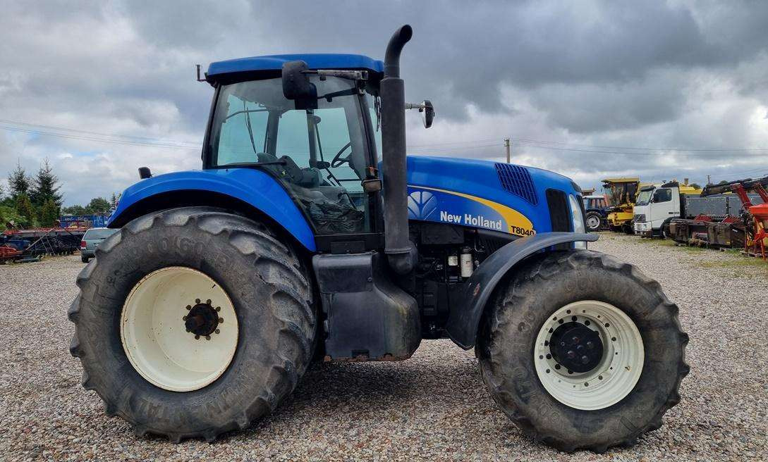 New Holland T8040 - Trator: foto 3 New Holland T8040 - Trator: foto 3