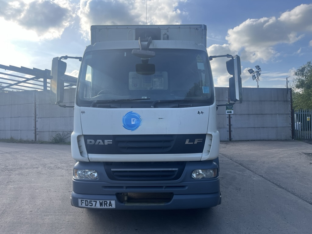 Daf 55LF 220 4x2 Box Van - Carrinha de contentor: foto 3 Daf 55LF 220 4x2 Box Van - Carrinha de contentor: foto 3