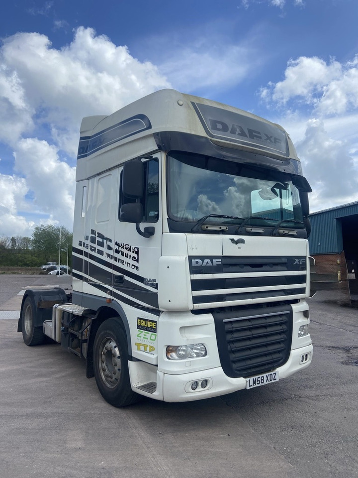 Daf 105Xf 460 4x2 Tractor Unit - Tractor: foto 1 Daf 105Xf 460 4x2 Tractor Unit - Tractor: foto 1