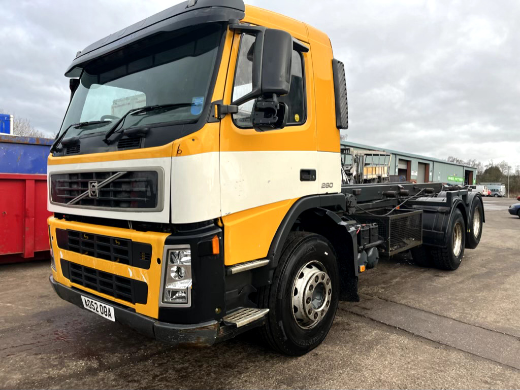 VOLVO FM9 260 6X2 - Caminhão chassi: foto 2 VOLVO FM9 260 6X2 - Caminhão chassi: foto 2