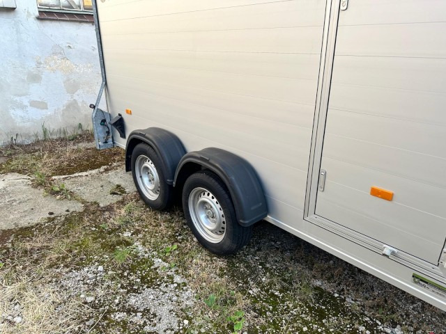 Cheval Liberte Debon Roadster 700 Alu + Türe 2600 kg, 100 km/h, 375x180x202cm - Reboque furgão: foto 3 Cheval Liberte Debon Roadster 700 Alu + Türe 2600 kg, 100 km/h, 375x180x202cm - Reboque furgão: foto 3