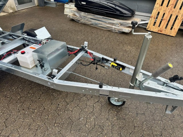 Humbaur HUK 182715 Heckkipper 1,8 t. E-Pumpe, 2680 x 1500 x 300mm - Reboque basculante: foto 5 Humbaur HUK 182715 Heckkipper 1,8 t. E-Pumpe, 2680 x 1500 x 300mm - Reboque basculante: foto 5