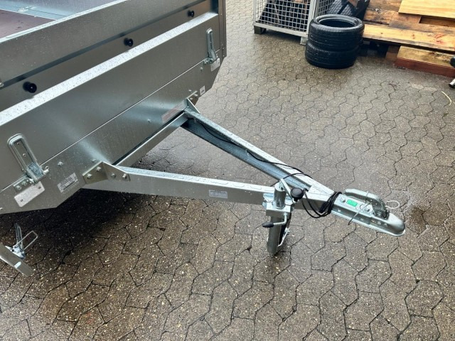 Neptun GN124, N7-263 KPS, 750 kg 2630 x 1450 x 400 mm - Reboque para carros: foto 2 Neptun GN124, N7-263 KPS, 750 kg 2630 x 1450 x 400 mm - Reboque para carros: foto 2