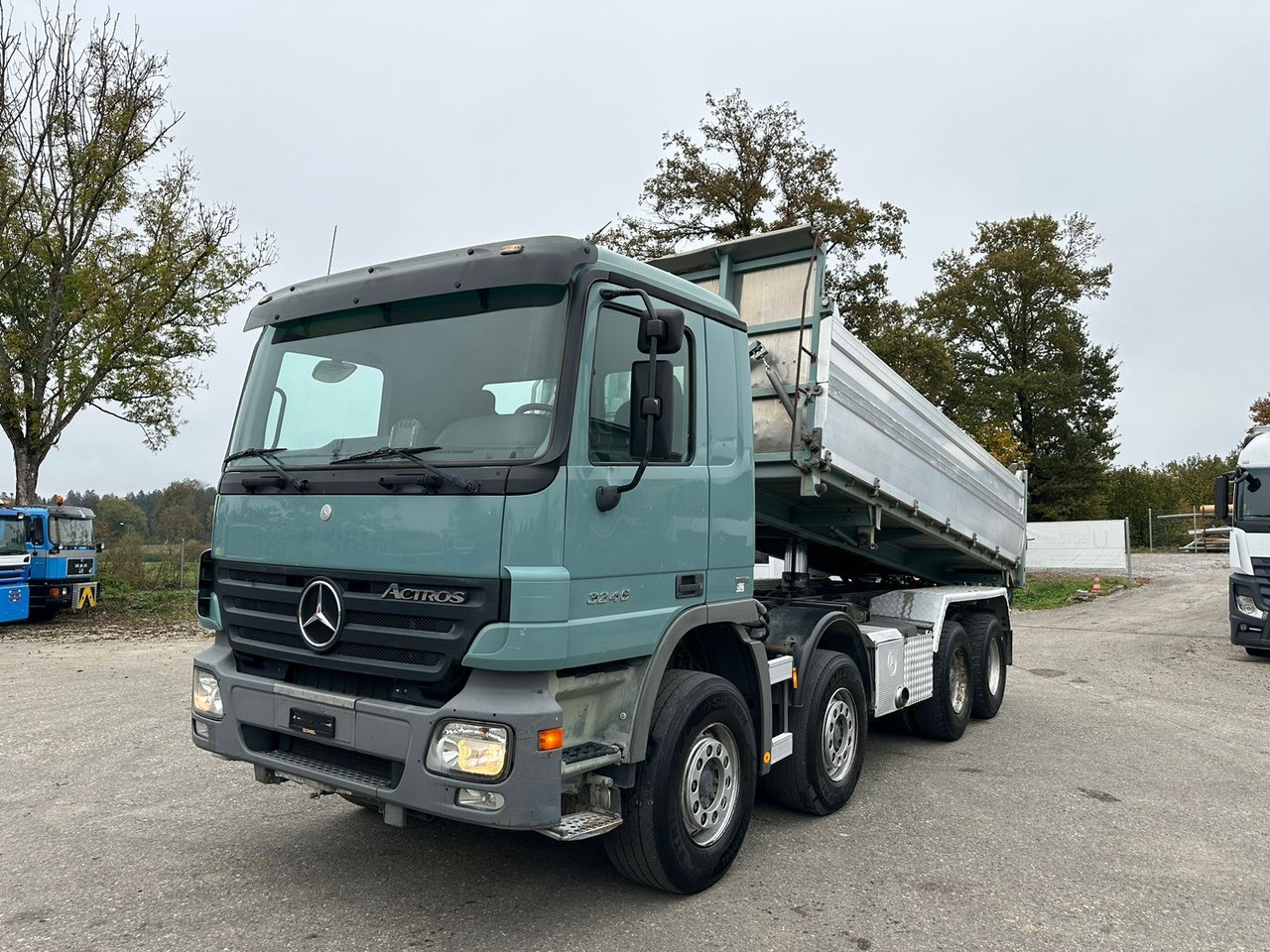MERCEDES-BENZ Actros 3246 8x4 Kipper - Caminhão basculante: foto 1 MERCEDES-BENZ Actros 3246 8x4 Kipper - Caminhão basculante: foto 1