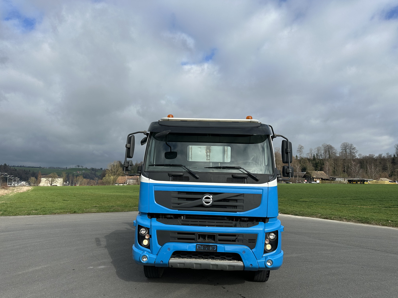 VOLVO FMX 420 440 460 480 8x4 Kettengäret sörling mulde - Caminhão polibenne: foto 4 VOLVO FMX 420 440 460 480 8x4 Kettengäret sörling mulde - Caminhão polibenne: foto 4