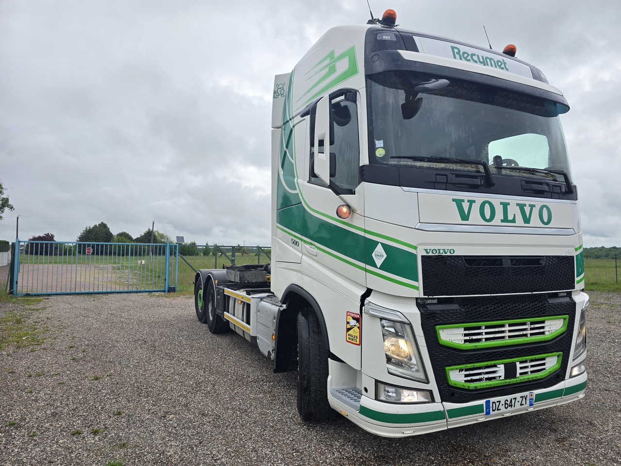 VOLVO FH500 Globe XL - Caminhão polibenne: foto 2 VOLVO FH500 Globe XL - Caminhão polibenne: foto 2