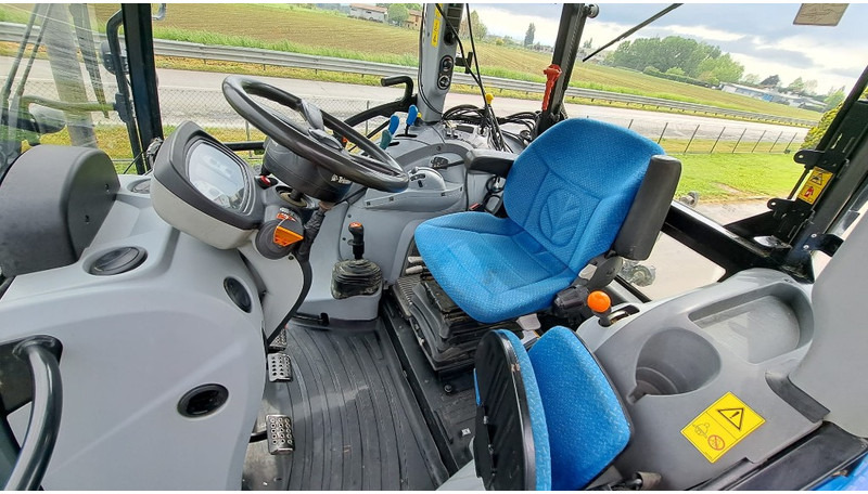 Trator New Holland T 4.105: foto 7
