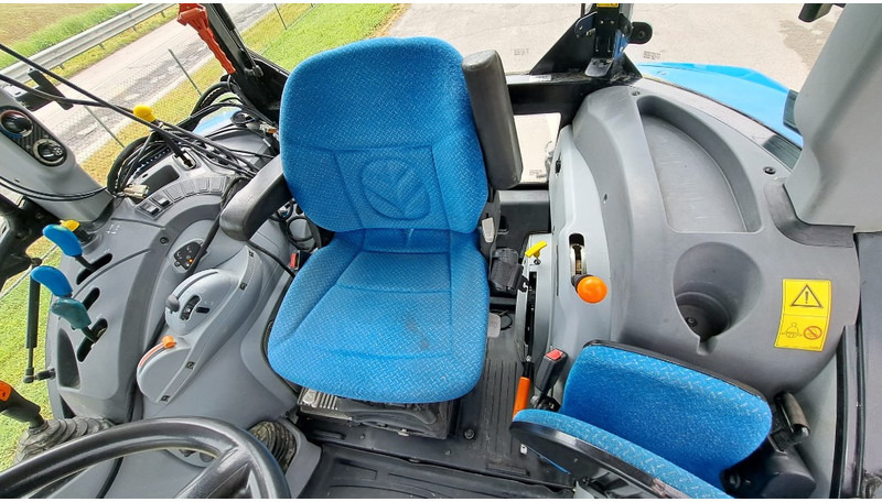 Trator New Holland T 4.105: foto 6