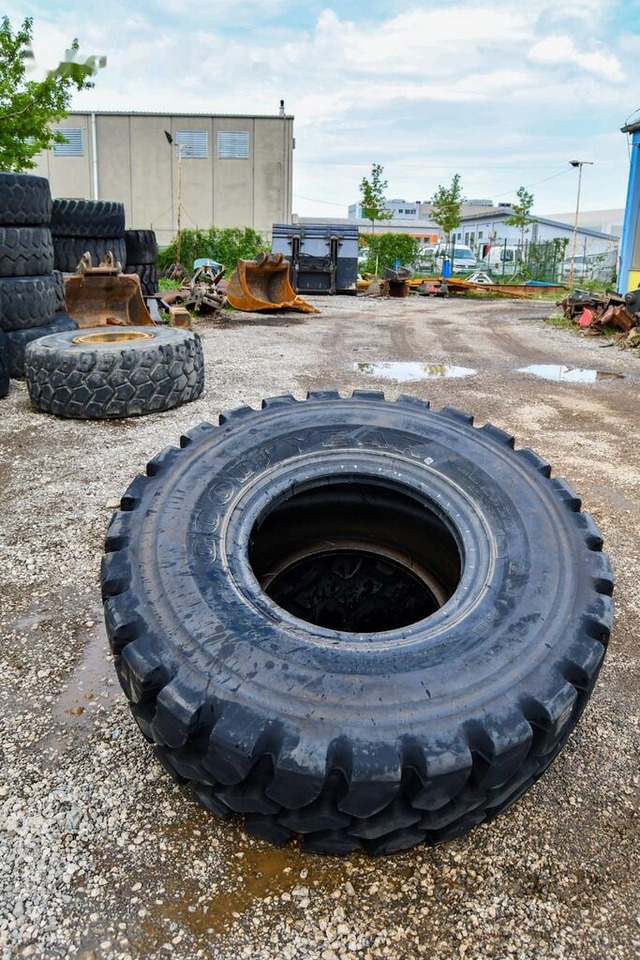 Goodyear 20.5R25 - Roda completa: foto 2 Goodyear 20.5R25 - Roda completa: foto 2