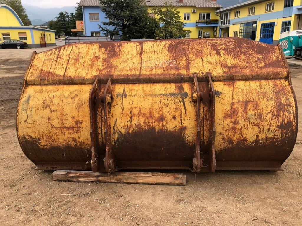 Loader bucket 2350 mm for Volvo BM4600 - Balde para carregadeiras: foto 4 Loader bucket 2350 mm for Volvo BM4600 - Balde para carregadeiras: foto 4