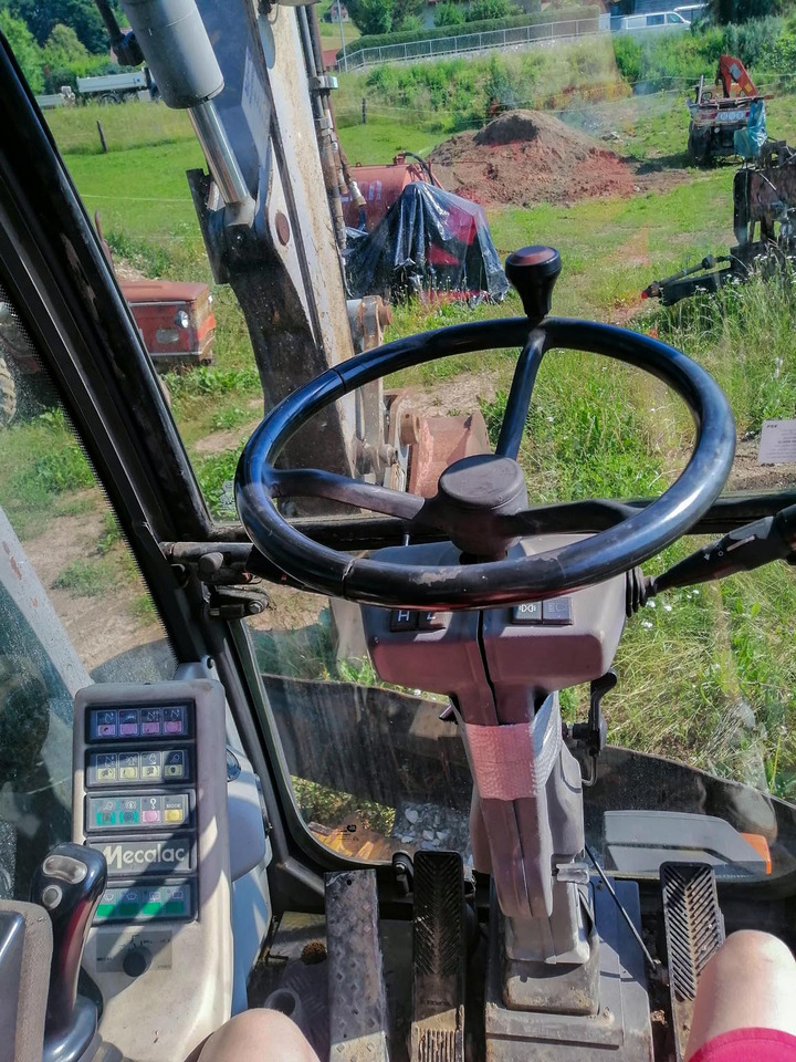 MECALAC 14 MXT - Escavadeira de rodas: foto 3 MECALAC 14 MXT - Escavadeira de rodas: foto 3