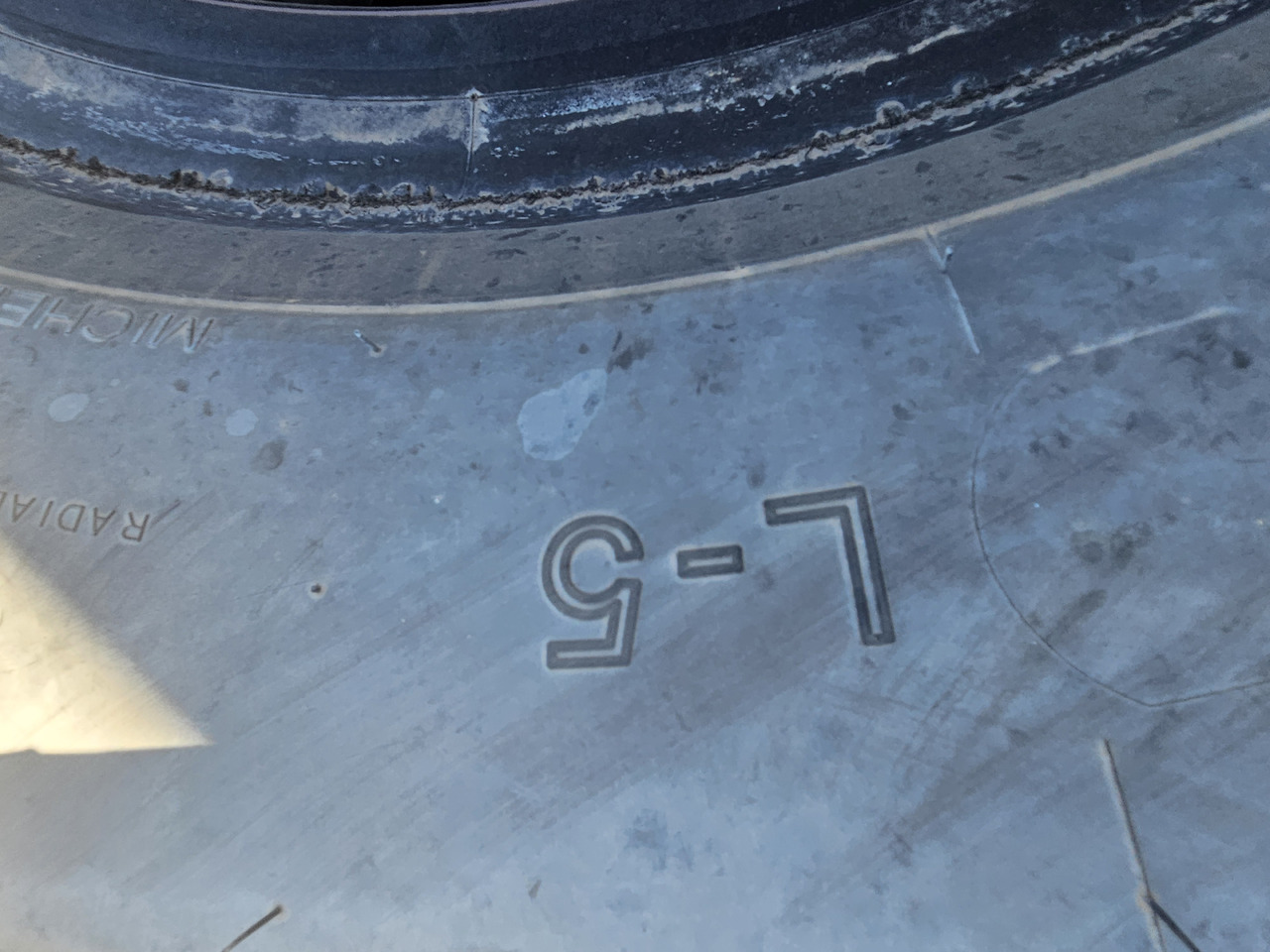 MICHELIN XMINE D2, 35/65R33 - Pneu de Carregadeira de rodas: foto 5 MICHELIN XMINE D2, 35/65R33 - Pneu de Carregadeira de rodas: foto 5