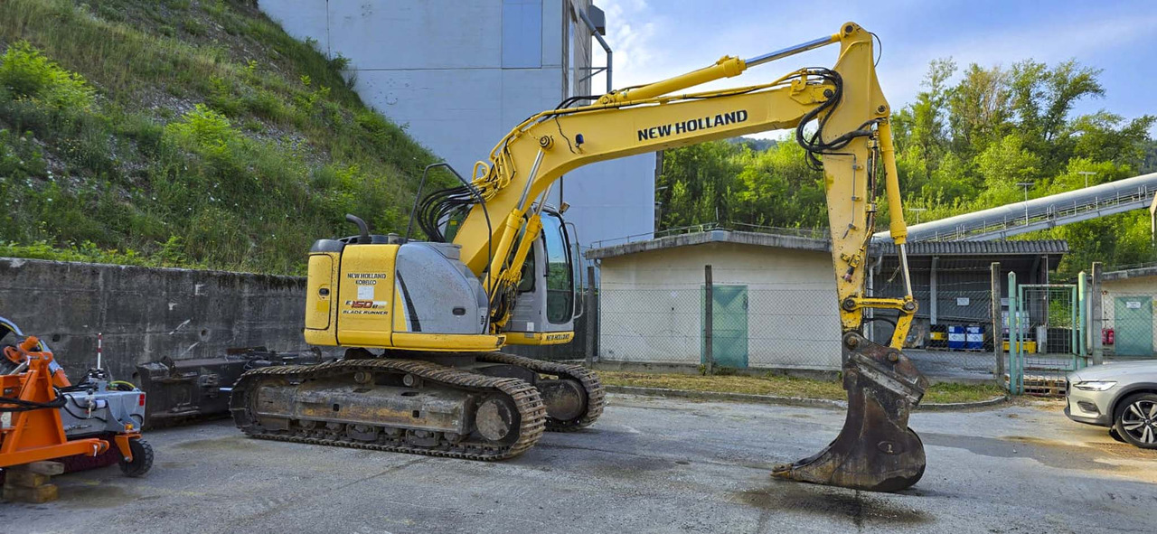 New Holland Kobelco E150B - Escavadora de rastos: foto 3 New Holland Kobelco E150B - Escavadora de rastos: foto 3