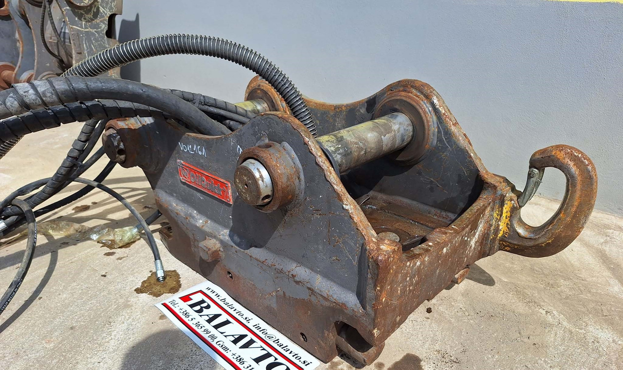 OilQuick quick coupler - Acoplamento rápido de Escavadeira: foto 1 OilQuick quick coupler - Acoplamento rápido de Escavadeira: foto 1