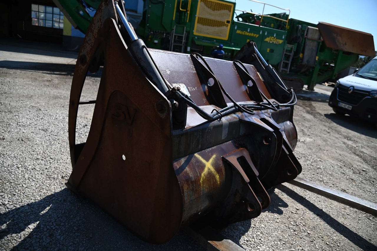 TREVI BENNE loader bucket 2500 mm - Balde para carregadeiras: foto 4 TREVI BENNE loader bucket 2500 mm - Balde para carregadeiras: foto 4