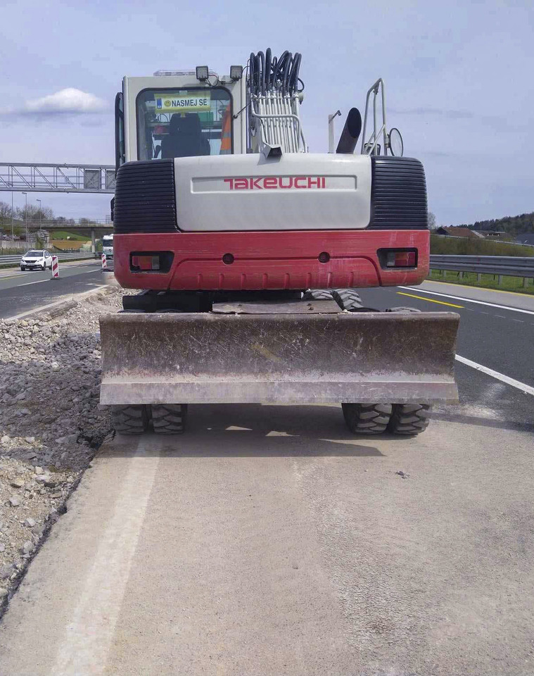 Takeuchi TB1160W - Escavadeira de rodas: foto 5 Takeuchi TB1160W - Escavadeira de rodas: foto 5